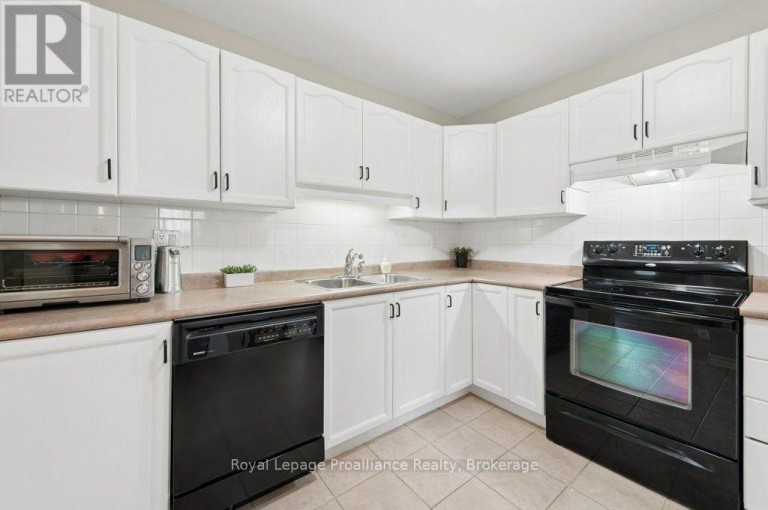 20 - 351 CANNIFTON ROAD N, Belleville (Thurlow Ward), Ontario, K8N4Z6