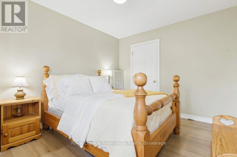 20 - 351 CANNIFTON ROAD N, Belleville (Thurlow Ward), Ontario, K8N4Z6