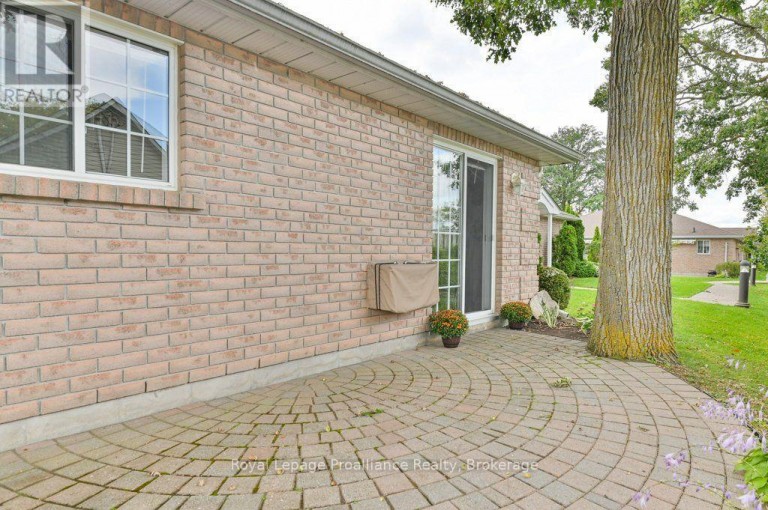 20 - 351 CANNIFTON ROAD N, Belleville (Thurlow Ward), Ontario, K8N4Z6