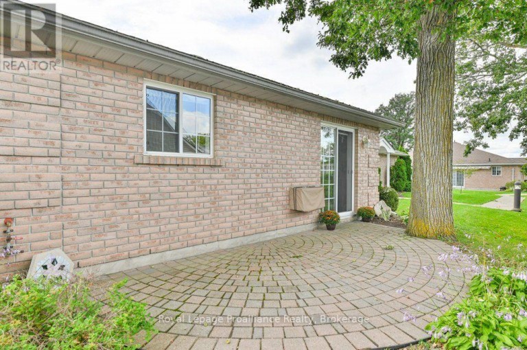 20 - 351 CANNIFTON ROAD N, Belleville (Thurlow Ward), Ontario, K8N4Z6