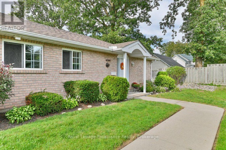 20 - 351 CANNIFTON ROAD N, Belleville (Thurlow Ward), Ontario, K8N4Z6