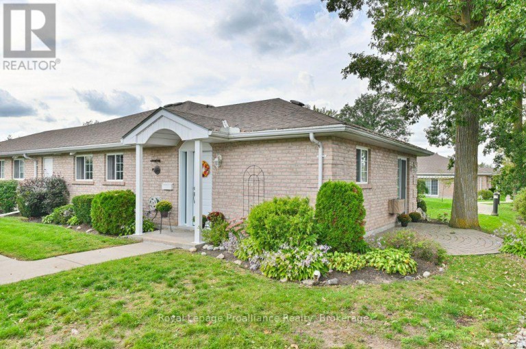 20 - 351 CANNIFTON ROAD N, Belleville (Thurlow Ward), Ontario, K8N4Z6