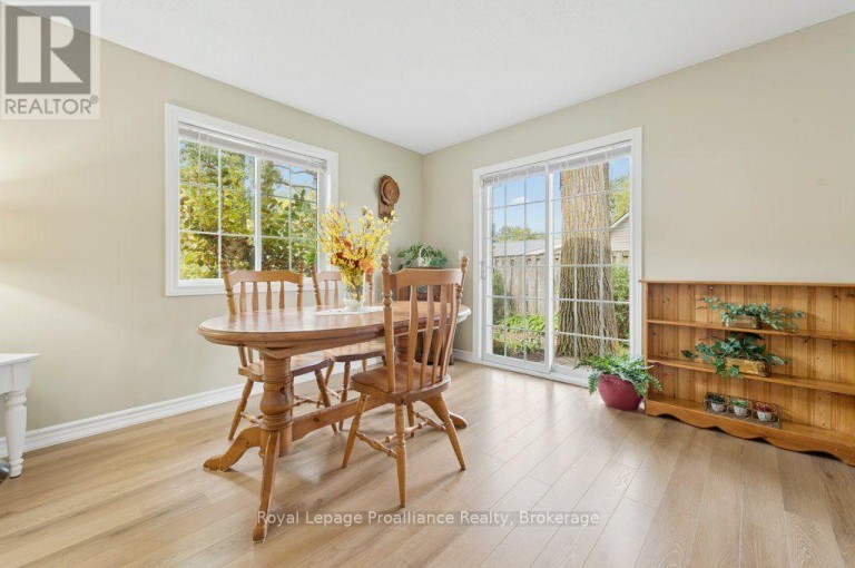 20 - 351 CANNIFTON ROAD N, Belleville (Thurlow Ward), Ontario, K8N4Z6