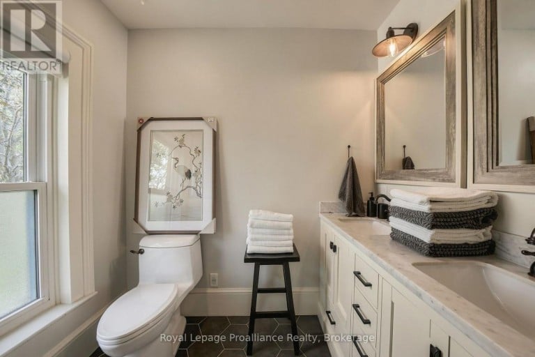 348 MASSASAUGA ROAD, Prince Edward County (Ameliasburg Ward), Ontario, K8N4Z7