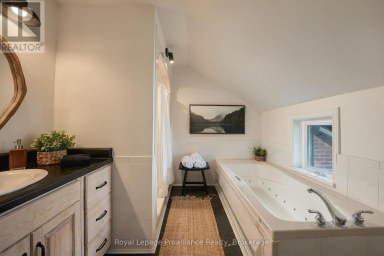 348 MASSASAUGA ROAD Prince Edward County (Ameliasburg Ward) Ontario photo 23