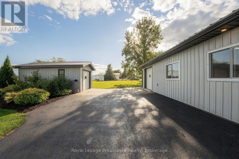 348 MASSASAUGA ROAD, Prince Edward County (Ameliasburg Ward), Ontario, K8N4Z7