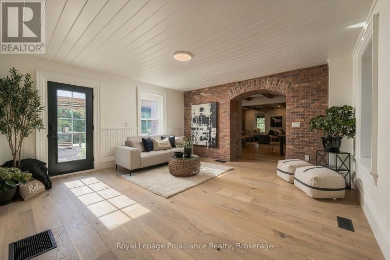 348 MASSASAUGA ROAD, Prince Edward County (Ameliasburg Ward), Ontario, K8N4Z7