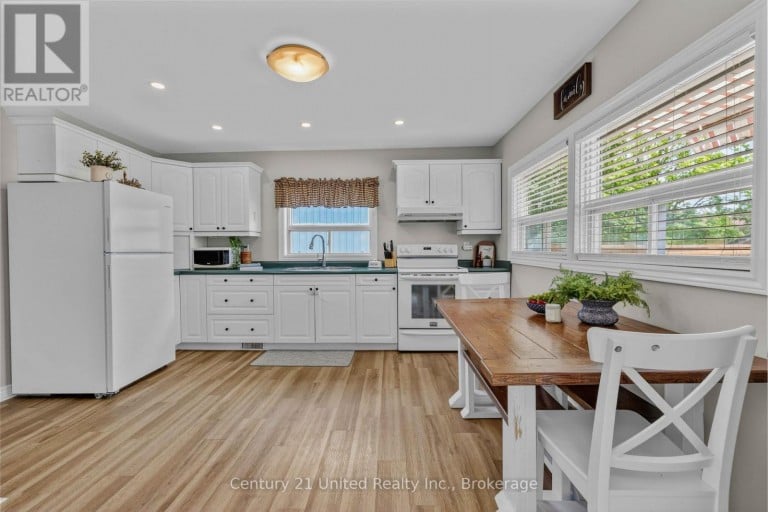 48 LEAHYS LANE, Peterborough (Ashburnham Ward 4), Ontario, K9H2H1
