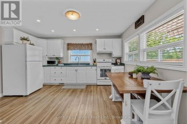 48 LEAHYS LANE Peterborough (Ashburnham Ward 4) Ontario photo 3