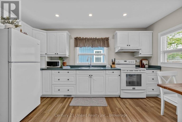 48 LEAHYS LANE, Peterborough (Ashburnham Ward 4), Ontario, K9H2H1