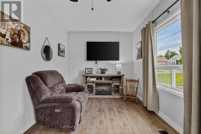 48 LEAHYS LANE, Peterborough (Ashburnham Ward 4), Ontario, K9H2H1