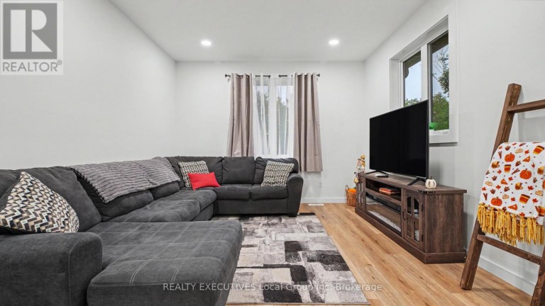 32 MOUNTAINVIEW ROAD, Nipissing, Ontario, P0H1Z0