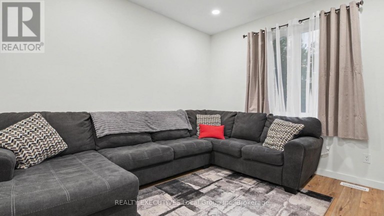 32 MOUNTAINVIEW ROAD, Nipissing, Ontario, P0H1Z0
