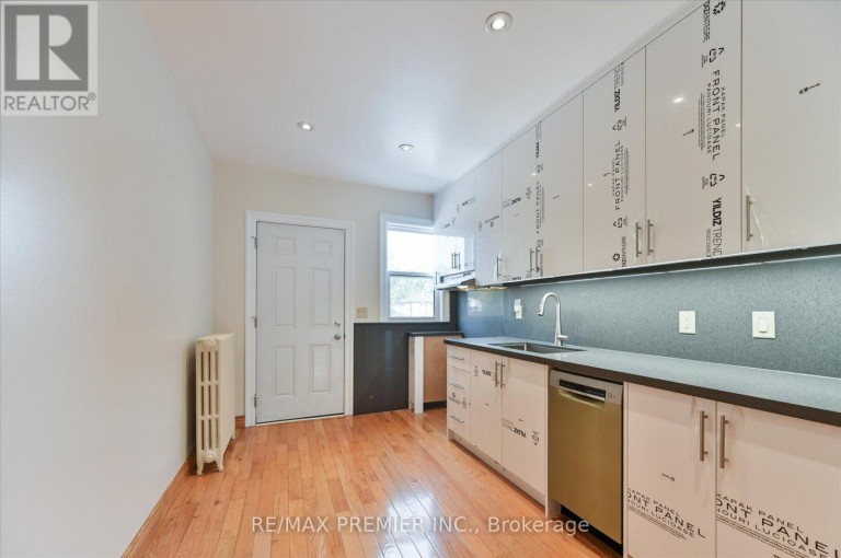 1575 BAYVIEW AVENUE, Toronto (Leaside), Ontario, M4G3B5