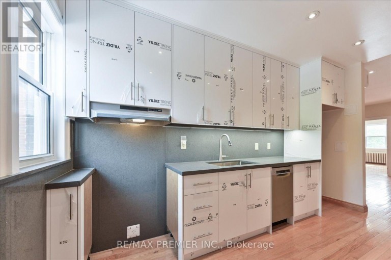 1575 BAYVIEW AVENUE, Toronto (Leaside), Ontario, M4G3B5