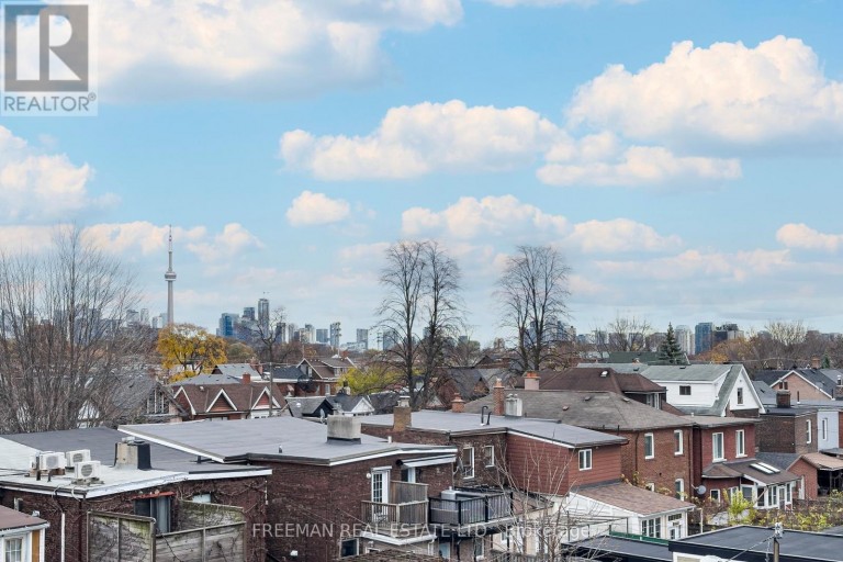 LANEWAY - 1239 BLOOR STREET W, Toronto (Dufferin Grove), Ontario, M6H1N6