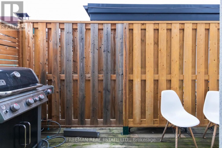 LANEWAY - 1239 BLOOR STREET W, Toronto (Dufferin Grove), Ontario, M6H1N6