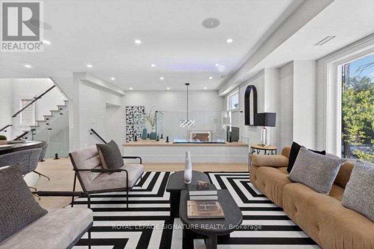 339 BROADWAY AVENUE, Toronto (Bridle Path-Sunnybrook-York Mills), Ontario, M4P1W6