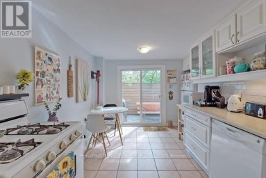 81 TIVERTON AVENUE Toronto (South Riverdale) Ontario photo 19