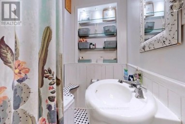 81 TIVERTON AVENUE Toronto (South Riverdale) Ontario photo 27