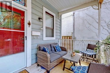 81 TIVERTON AVENUE Toronto (South Riverdale) Ontario photo 8