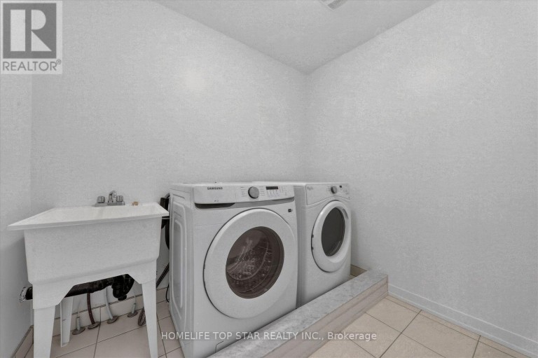 226 BENNETT STREET, Newmarket (Glenway Estates), Ontario, L3X0M1