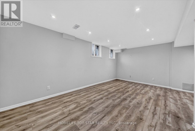226 BENNETT STREET, Newmarket (Glenway Estates), Ontario, L3X0M1
