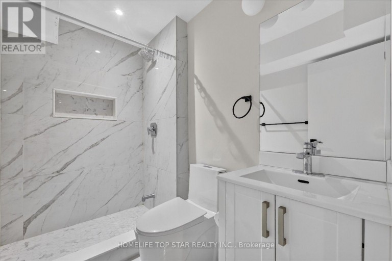 226 BENNETT STREET, Newmarket (Glenway Estates), Ontario, L3X0M1