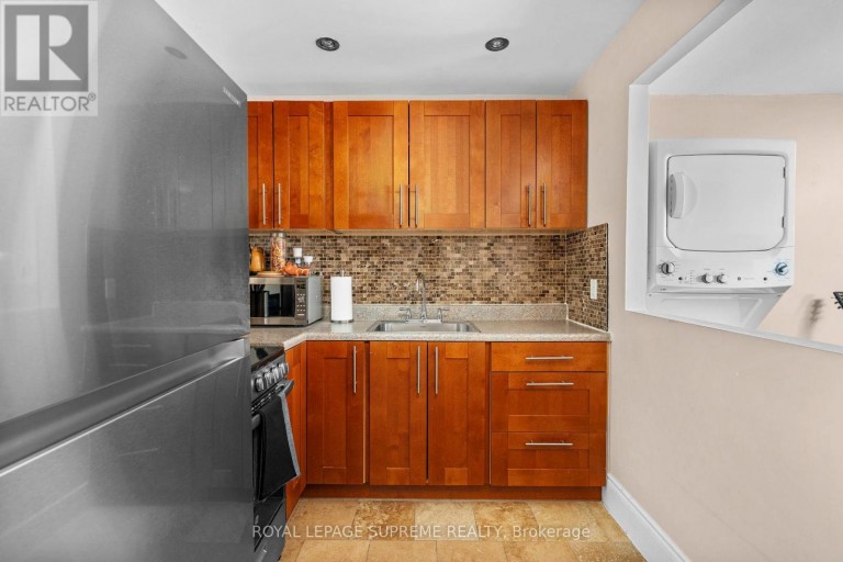 6127 STEELES AVENUE W, Toronto (Humber Summit), Ontario, M9L2V1