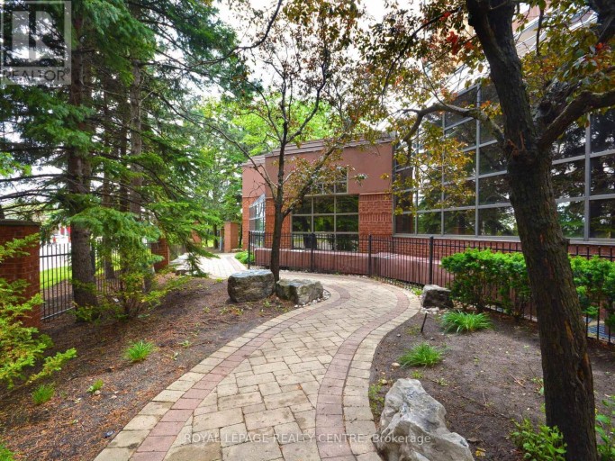 807 - 25 FAIRVIEW ROAD W, Mississauga (Fairview), Ontario, L5B3Y8