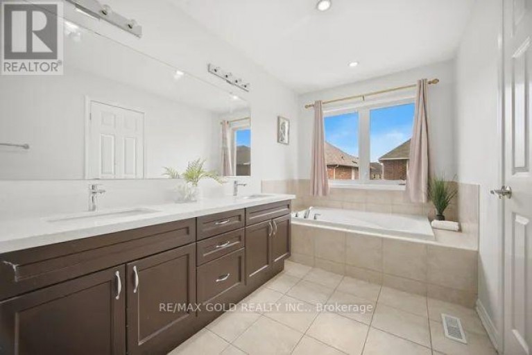 64 BIDDENS SQUARE, Brampton (Bram East), Ontario, L6P3P9