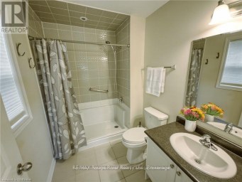 814 BROADWAY BOULEVARD Peterborough Ontario photo 14