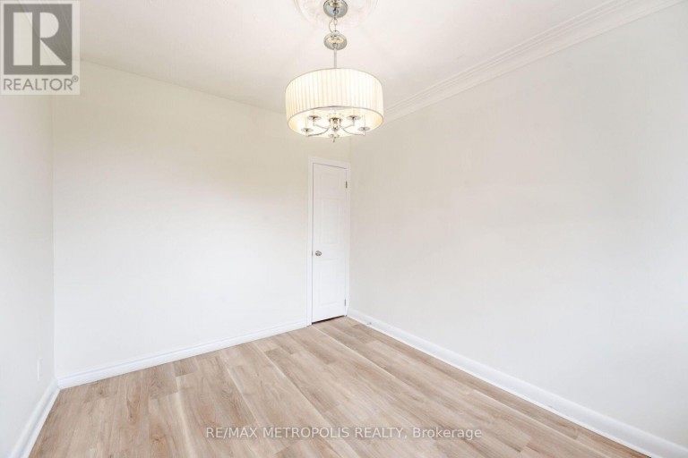 20 PERIVALE CRESCENT, Toronto (Bendale), Ontario, M1J2C1