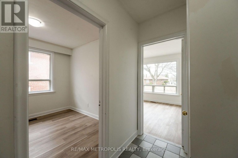 20 PERIVALE CRESCENT, Toronto (Bendale), Ontario, M1J2C1