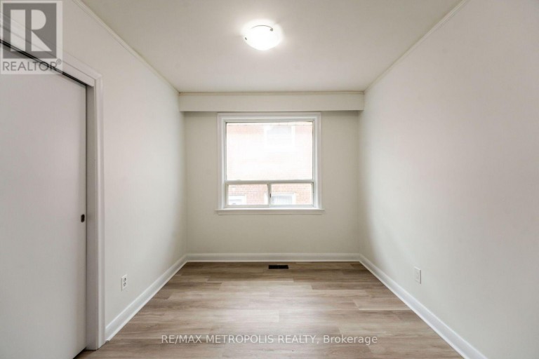 20 PERIVALE CRESCENT, Toronto (Bendale), Ontario, M1J2C1