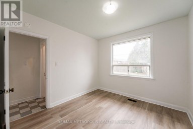20 PERIVALE CRESCENT Toronto (Bendale) Ontario photo 44