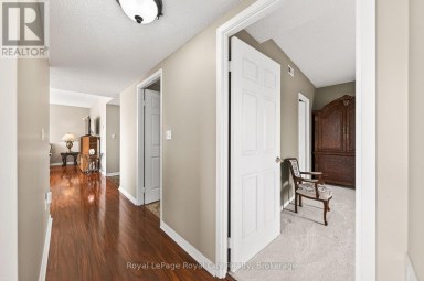 402 - 105 BAGOT STREET Guelph (Junction/Onward Willow) Ontario photo 17