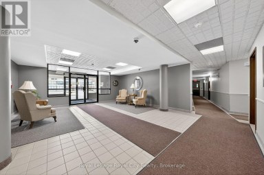 402 - 105 BAGOT STREET Guelph (Junction/Onward Willow) Ontario photo 5
