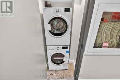 201 - 393 PERTH AVENUE Toronto (Dovercourt-Wallace Emerson-Junction) Ontario photo 15