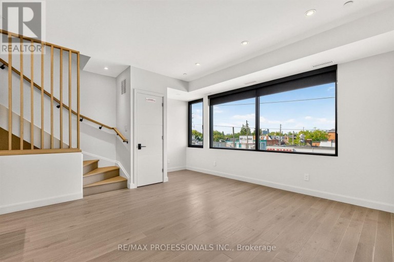 301 - 393 PERTH AVENUE, Toronto (Dovercourt-Wallace Emerson-Junction), Ontario, M6P3Y5