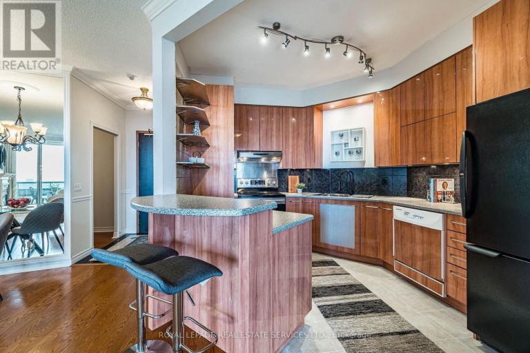 PH7 - 1 BELVEDERE COURT, Brampton (Downtown Brampton), Ontario, L6V4M6