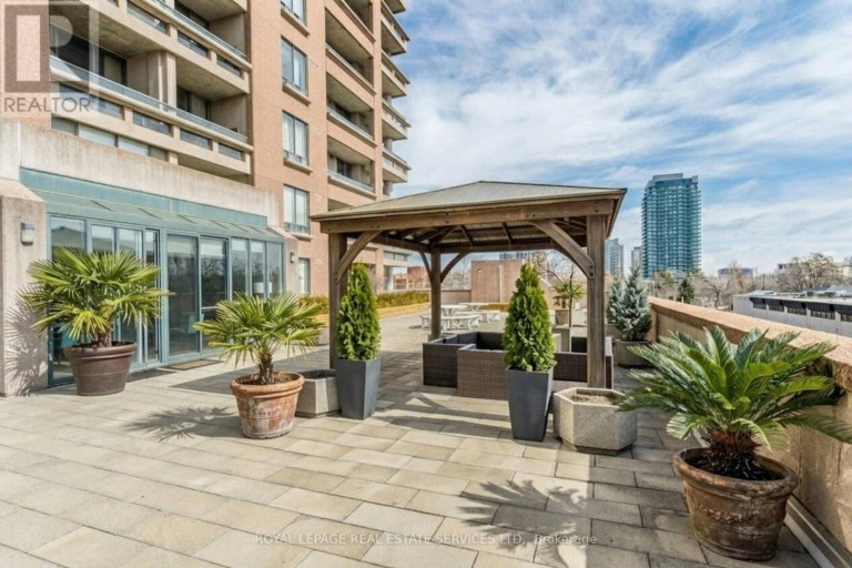 PH7 - 1 BELVEDERE COURT, Brampton (Downtown Brampton), Ontario, L6V4M6