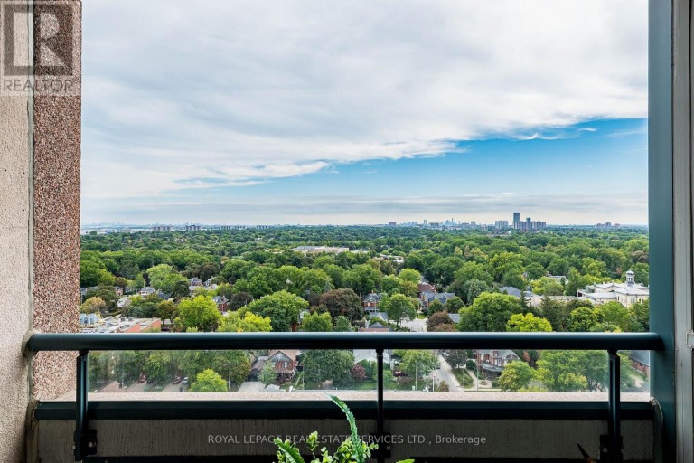 PH7 - 1 BELVEDERE COURT, Brampton (Downtown Brampton), Ontario, L6V4M6