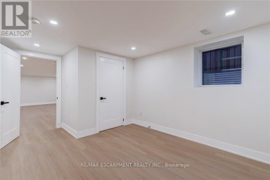 63 HARDALE CRESCENT Hamilton (Huntington) Ontario photo 32