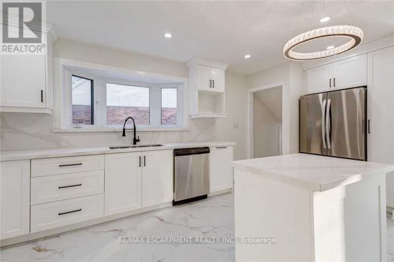 63 HARDALE CRESCENT, Hamilton (Huntington), Ontario, L8T1X9