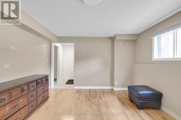 141 CEDAR CREST STREET, Kitchener, Ontario, N2N2A6