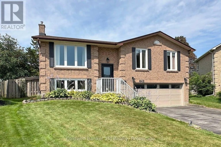 842 SAINT ANNE COURT, Oshawa (Northglen), Ontario, L1J7N1