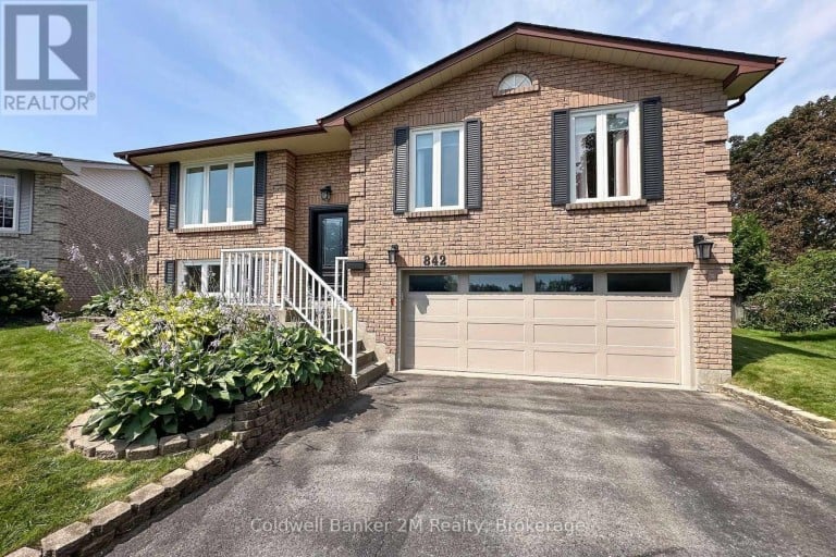 842 SAINT ANNE COURT, Oshawa (Northglen), Ontario, L1J7N1