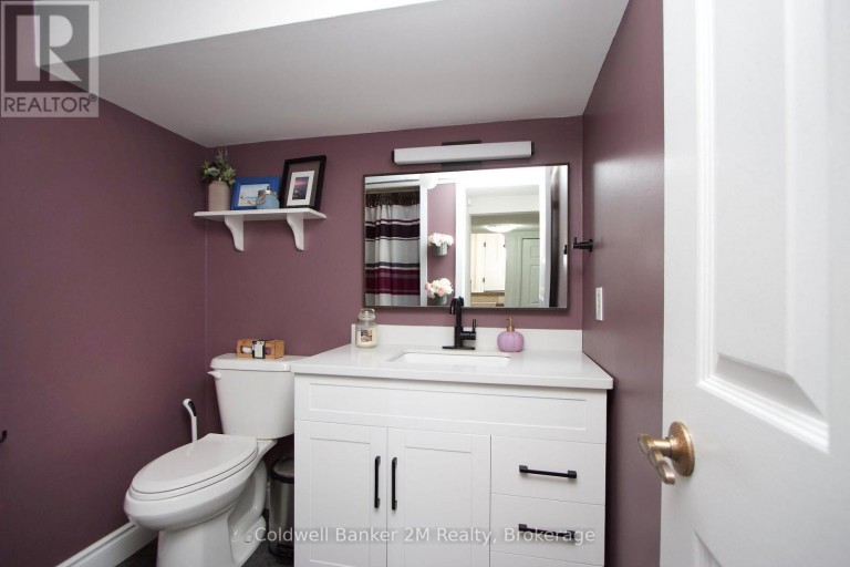 842 SAINT ANNE COURT, Oshawa (Northglen), Ontario, L1J7N1