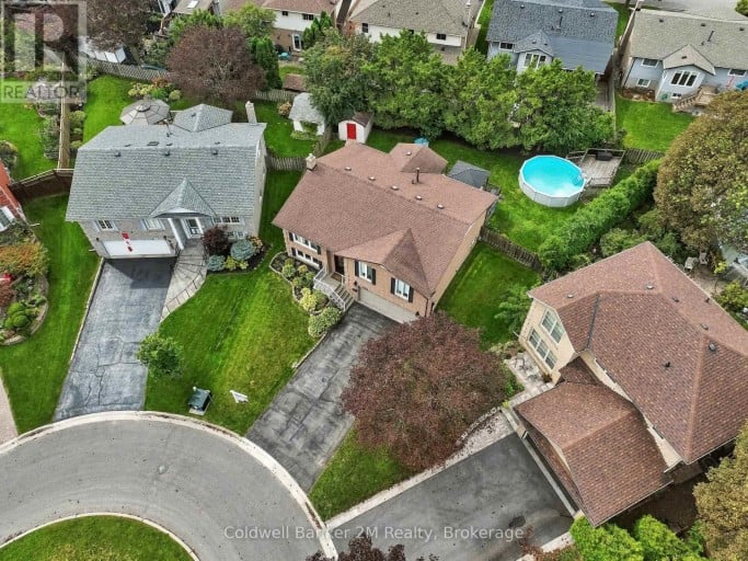 842 SAINT ANNE COURT, Oshawa (Northglen), Ontario, L1J7N1